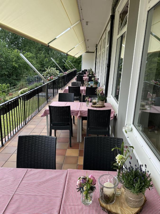 Hotel Faehrhaus Km734 Düsseldorf Dış mekan fotoğraf