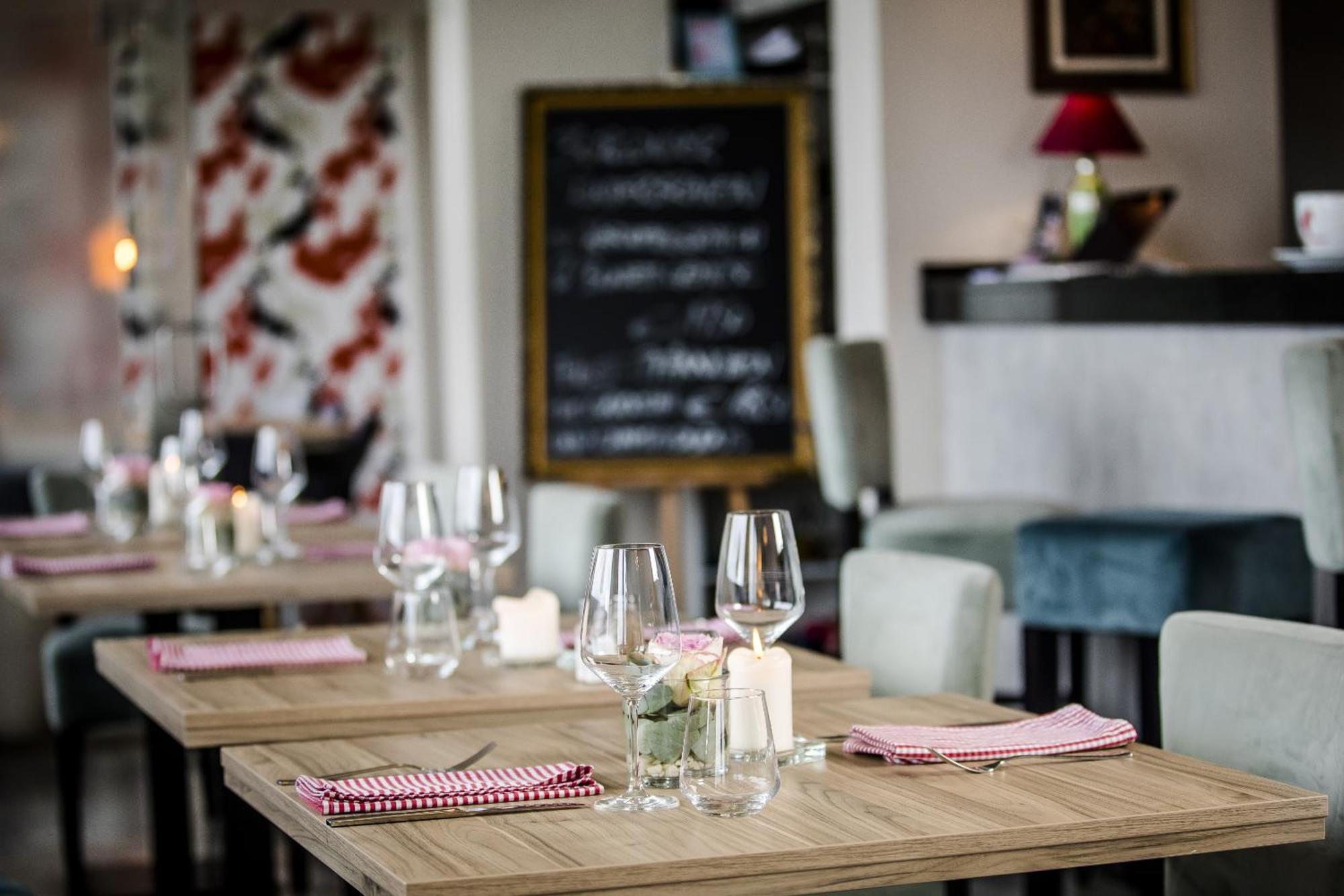 Hotel Faehrhaus Km734 Düsseldorf Dış mekan fotoğraf