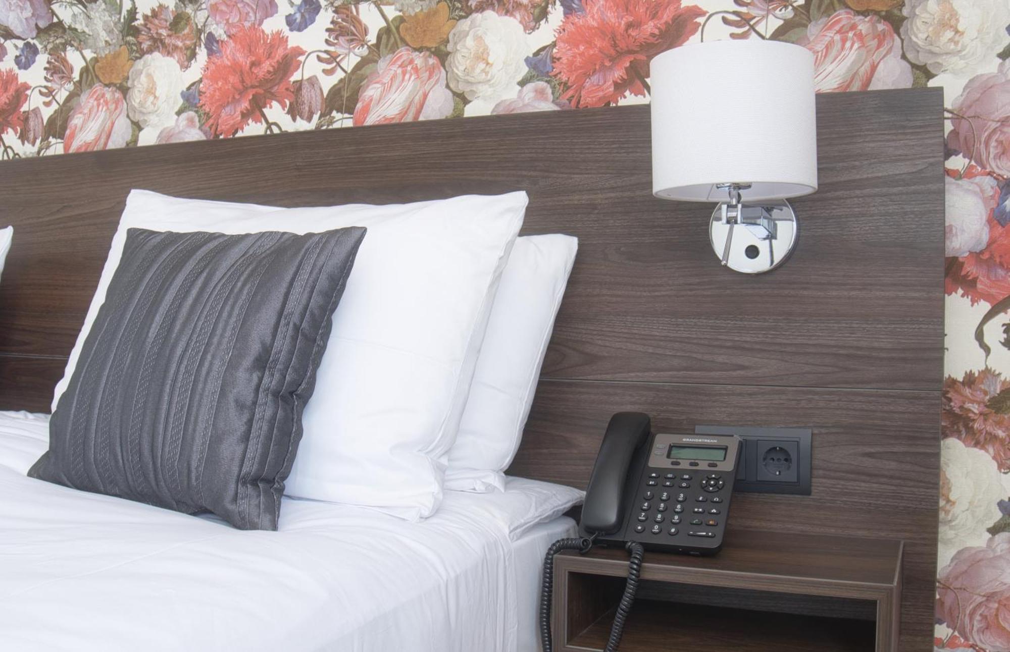 Hotel Faehrhaus Km734 Düsseldorf Oda fotoğraf