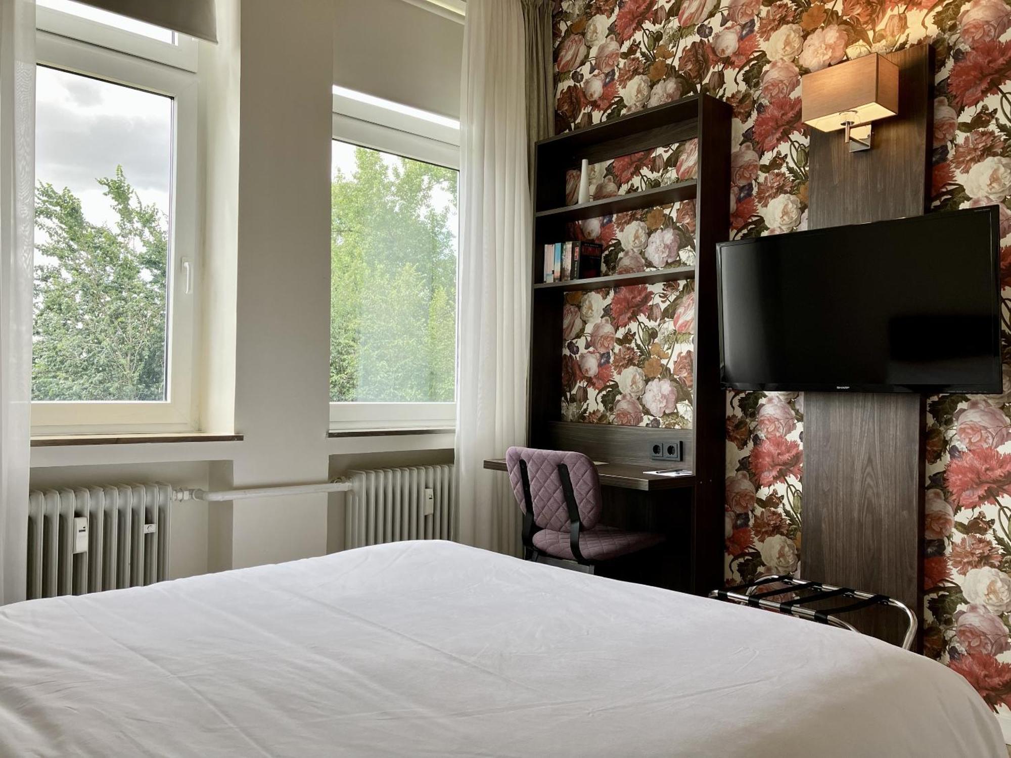 Hotel Faehrhaus Km734 Düsseldorf Oda fotoğraf