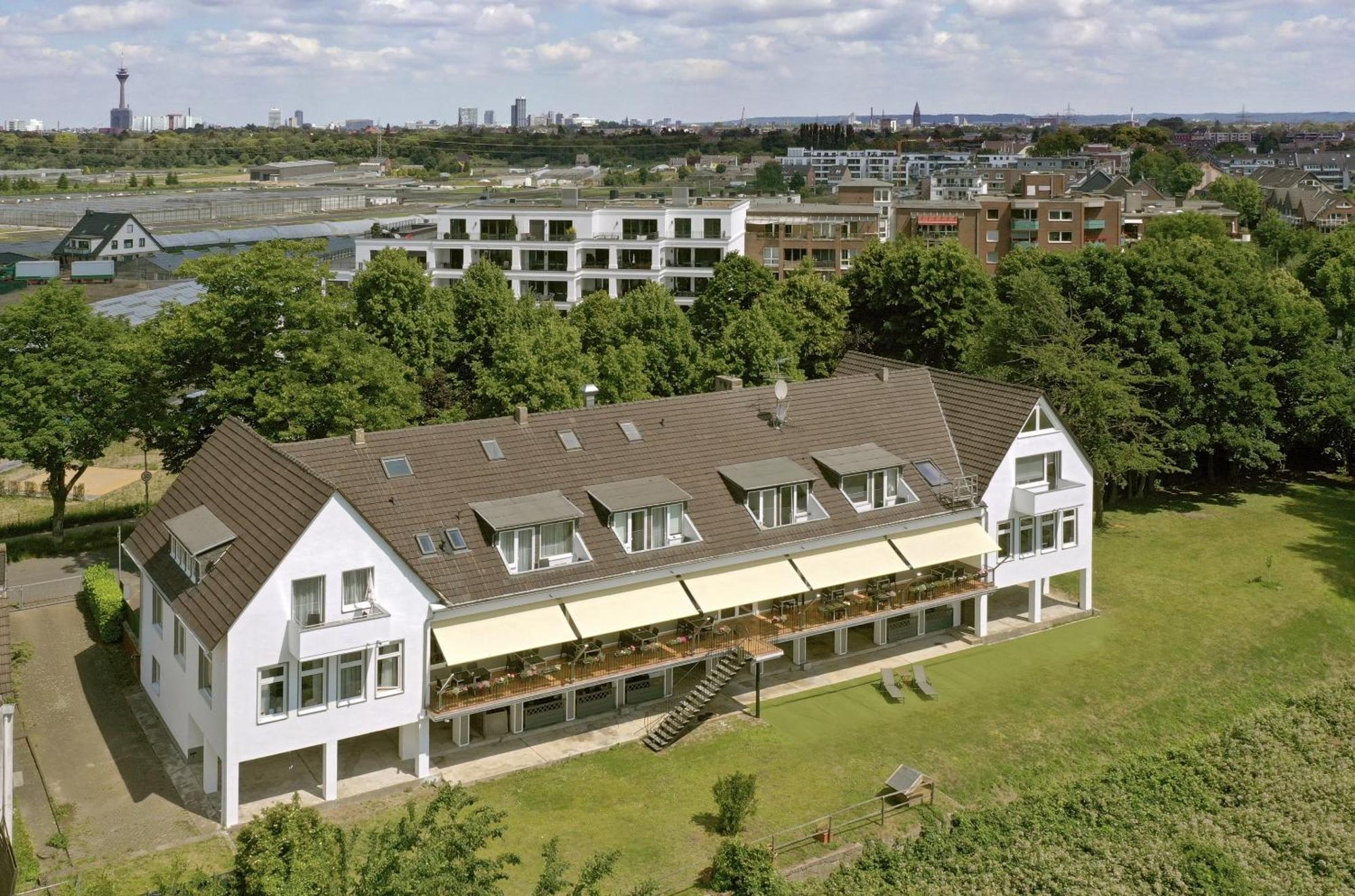 Hotel Faehrhaus Km734 Düsseldorf Dış mekan fotoğraf