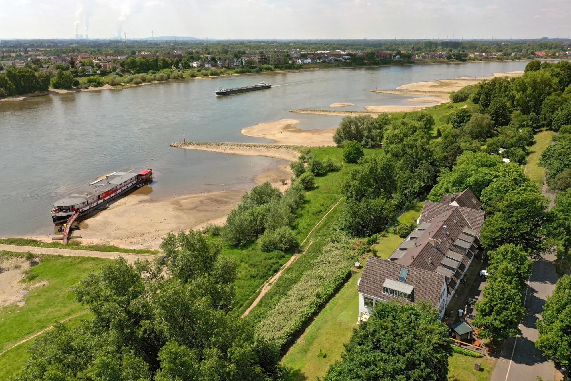 Hotel Faehrhaus Km734 Düsseldorf Dış mekan fotoğraf
